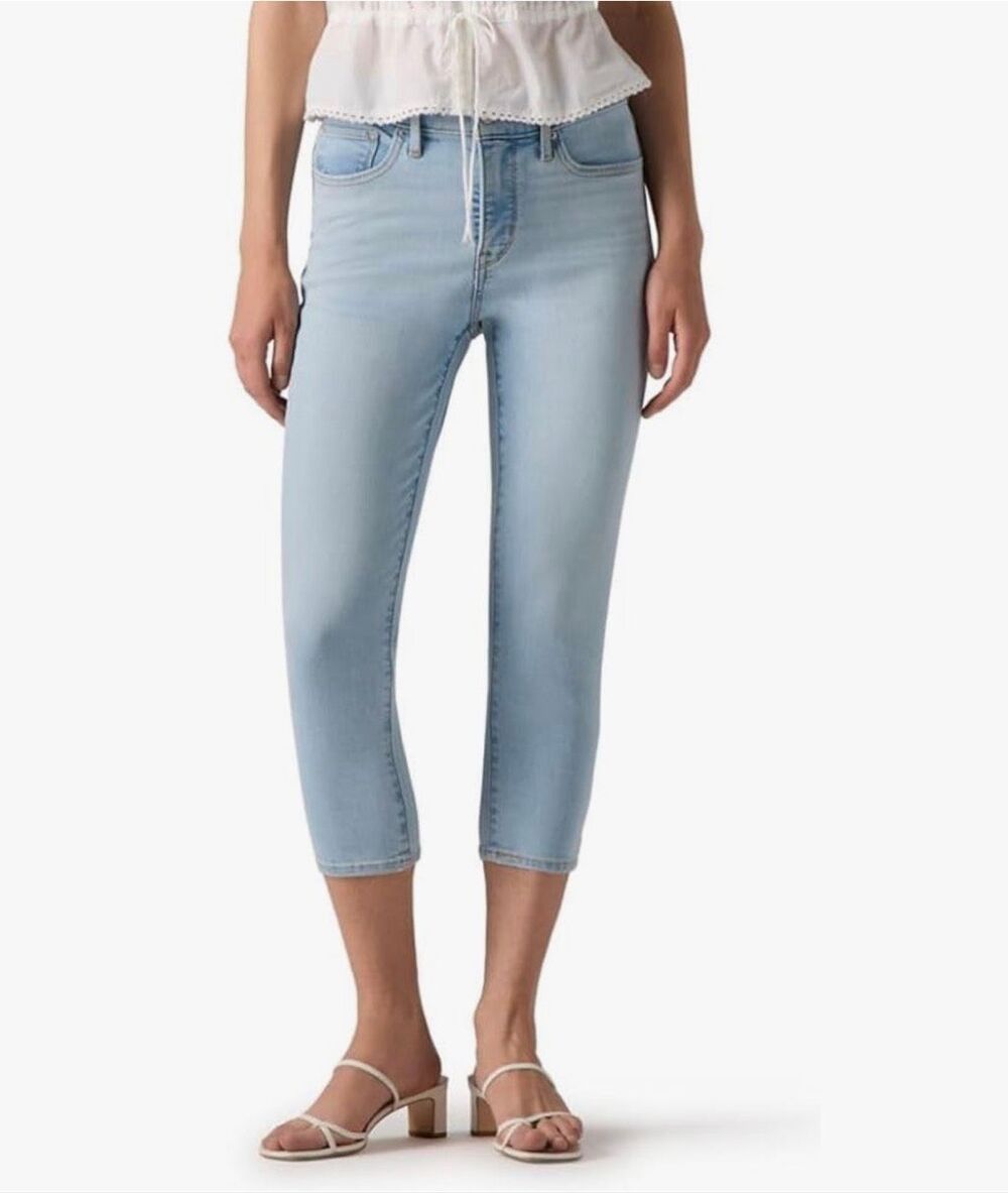 Levi's 311 Shaping Skinny Capri Jeans Hold It Down Light Wash 27